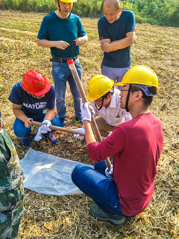 犀牛取土鉆機(jī)客戶記錄樣品照片.jpg