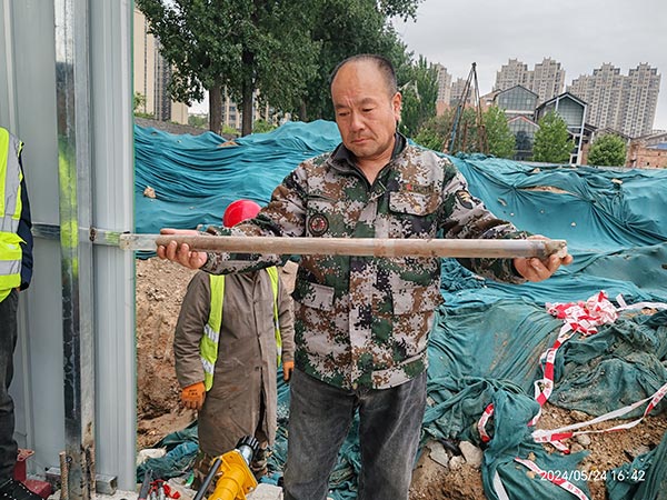 犀牛取土鉆機(jī)采集的樣品.jpg